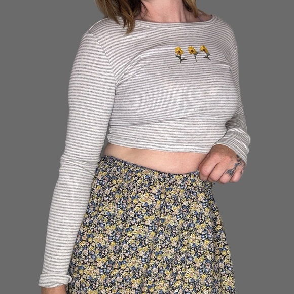 Aeropostale Long Sleeve Sunflower Trio Stripe Cropped Shrunken Tee Size Small - Picture 2 of 5